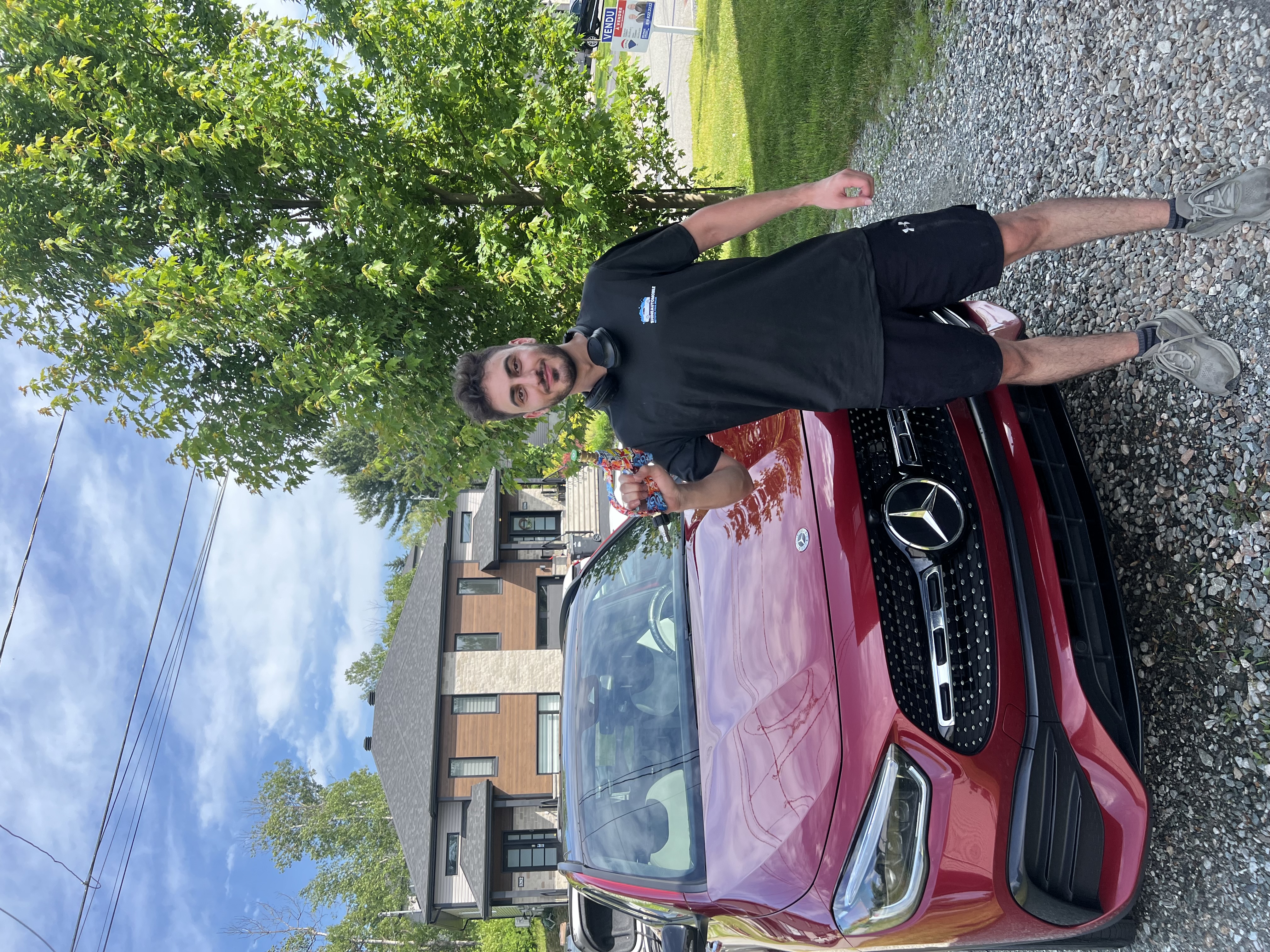 Portrait d'Omer Neame, fondateur de ShineAutomobile